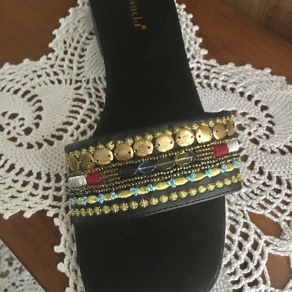 Vintage style Amanda black Beaded womens Size 8-9 Slides Sandals